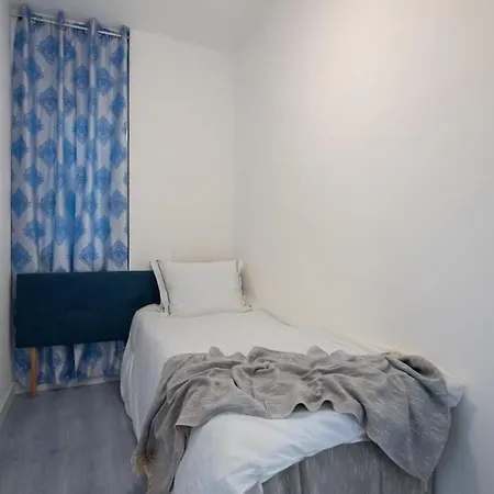 +25y Only, Family Flat Near The Apartment Barcelona