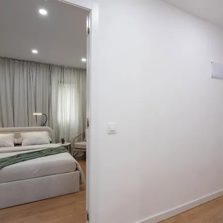 +25y Only, Family Flat Near The Apartment Barcelona