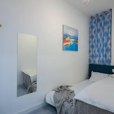 +25y Only, Family Flat Near The Apartment
