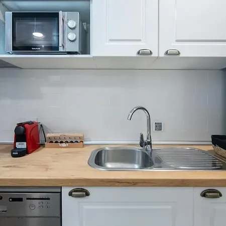 +25y Only, Family Flat Near The *