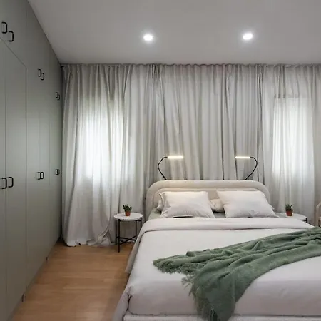 Apartment +25y Only, Family Flat Near The Barcelona