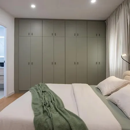 +25y Only, Family Flat Near The *