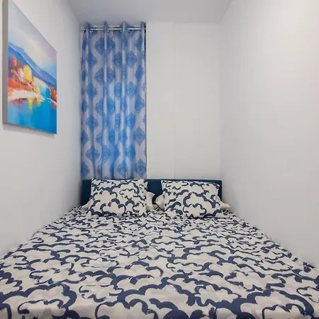 Apartment +25y Only, Family Flat Near The